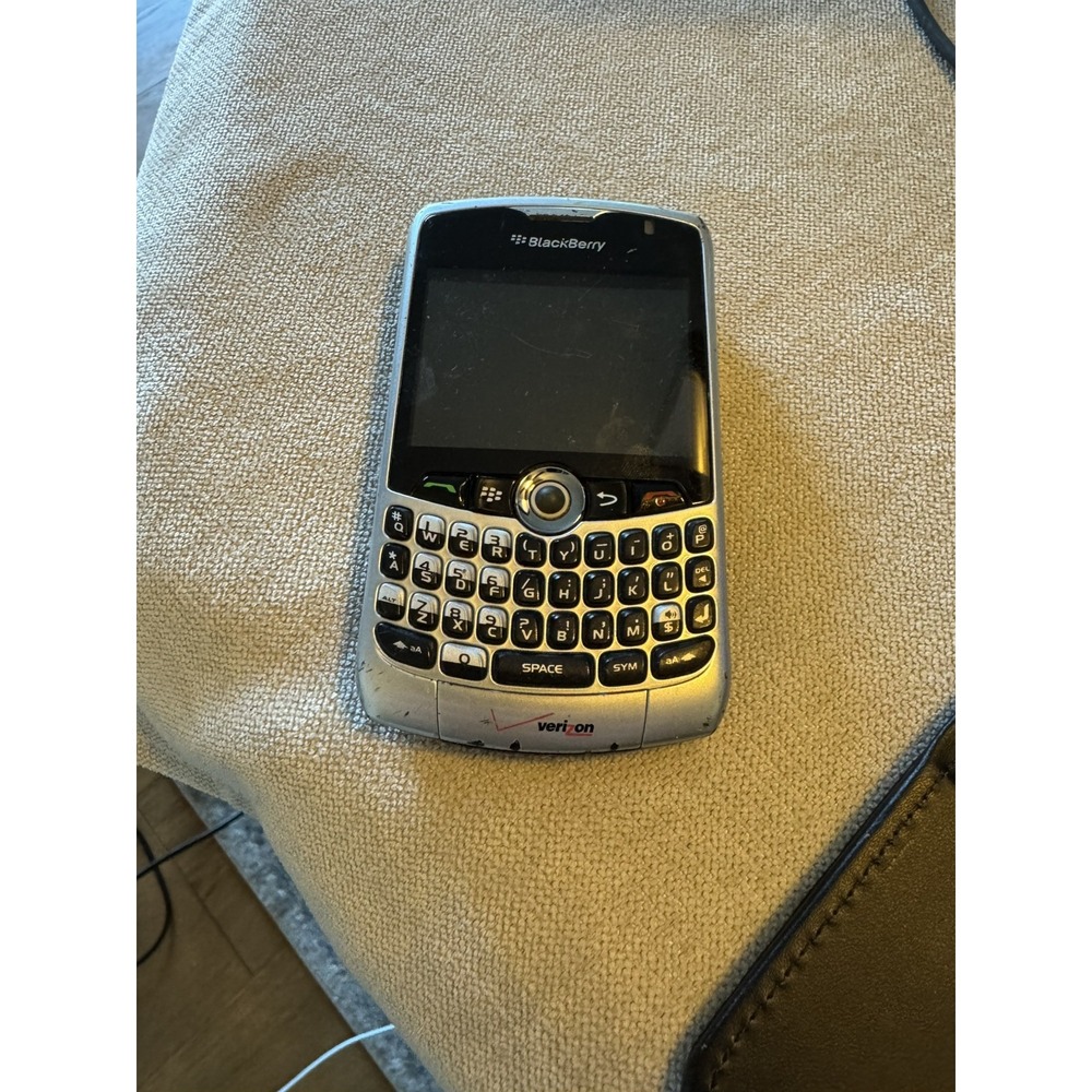 BlackBerry Curve‎ 8330, Silver Verizon Smartphone, FOR PARTS Read